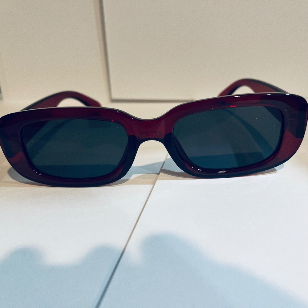 Olieye Red Slim Classic Y2K Sunglasses